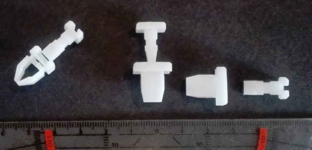 AE7 miniature quarter turn fastener
